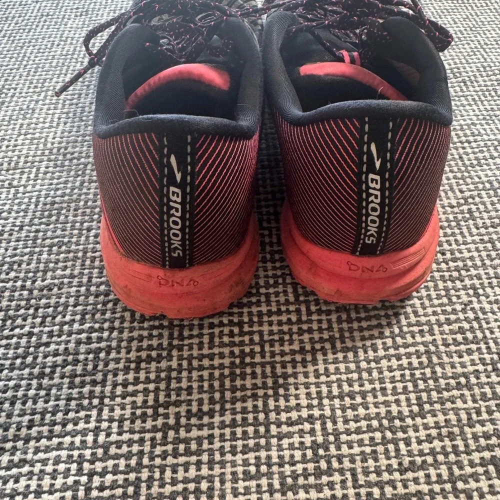 Brooks Hyperion Womens Running Shoes Black Pink Silver Size 9.5
